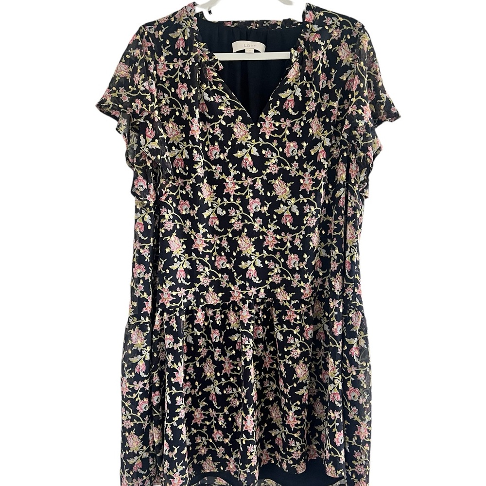 Loft blue floral with a hint of gold metallic. Size M